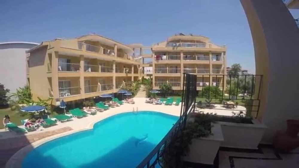Begonville 3*